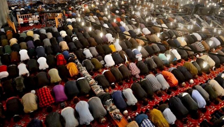 cuma-namazi-saat-kacta-kilinacak-25-nisan-istanbul-ankara-izmir-cuma-namazi-saatleri-QyNr7Sp7.jpg