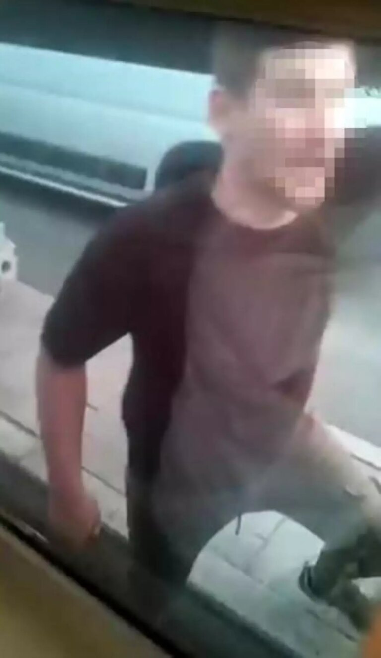 bicakli saldiri servis soforu tehdit edildi 9FhKTZCV