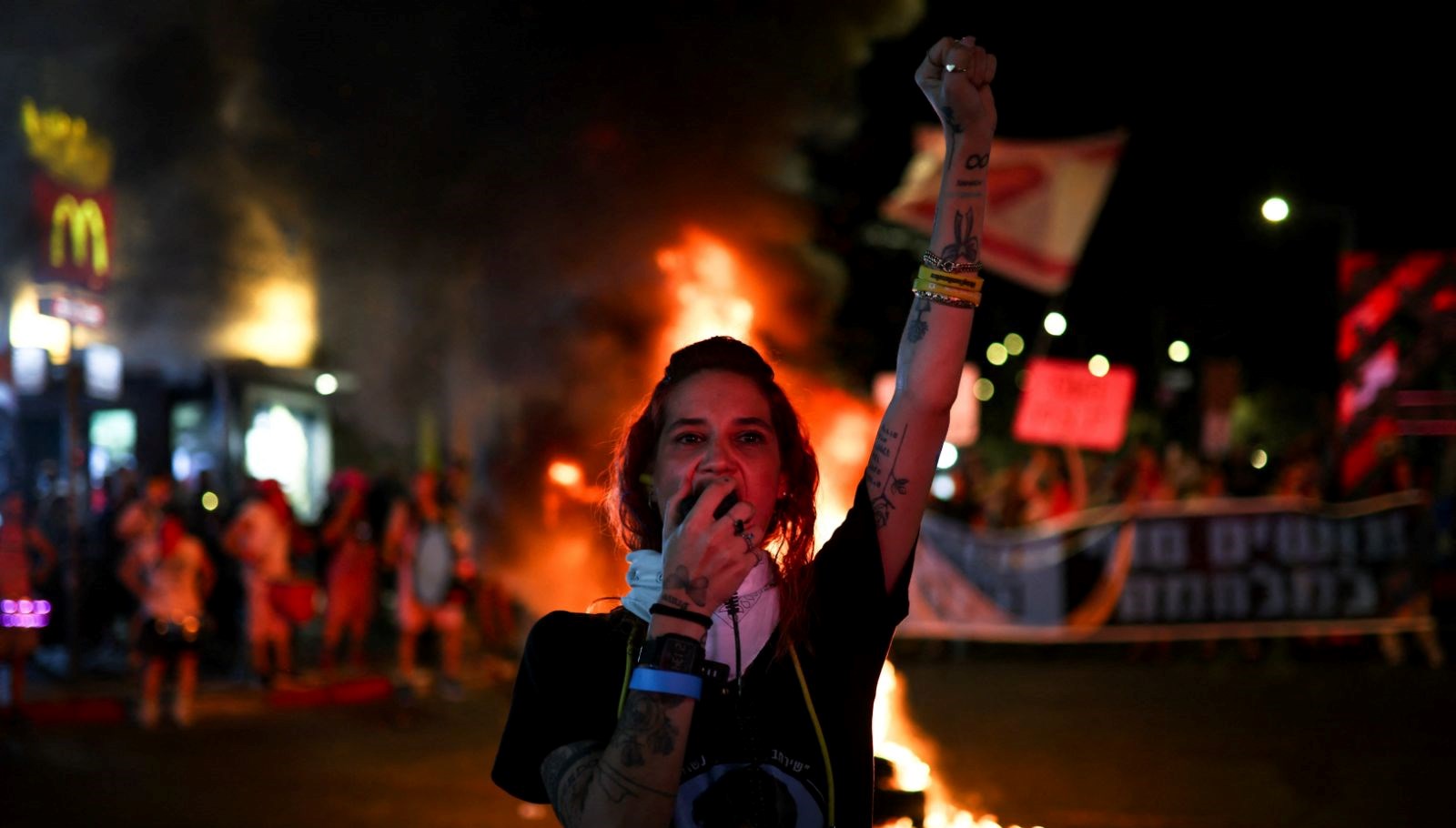 israildebinlerce kisi yine sokakta gazzesavasi bitsin QjfzQ56Q