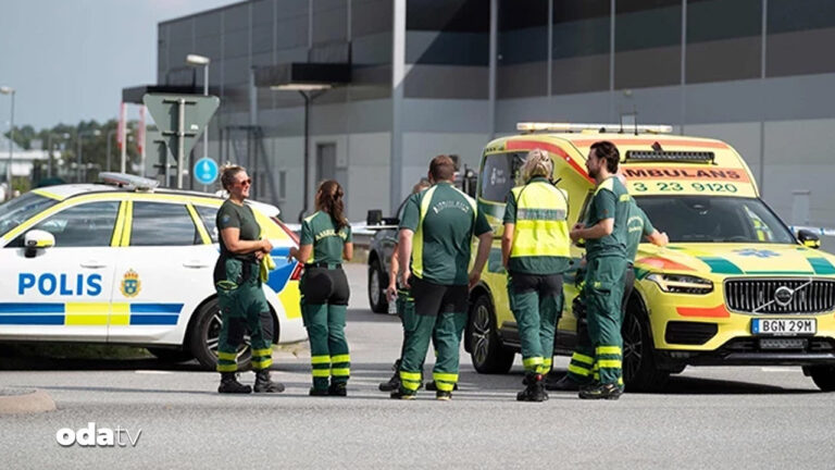 isvecte camiye silahli saldiri iki yarali zr7WONVM