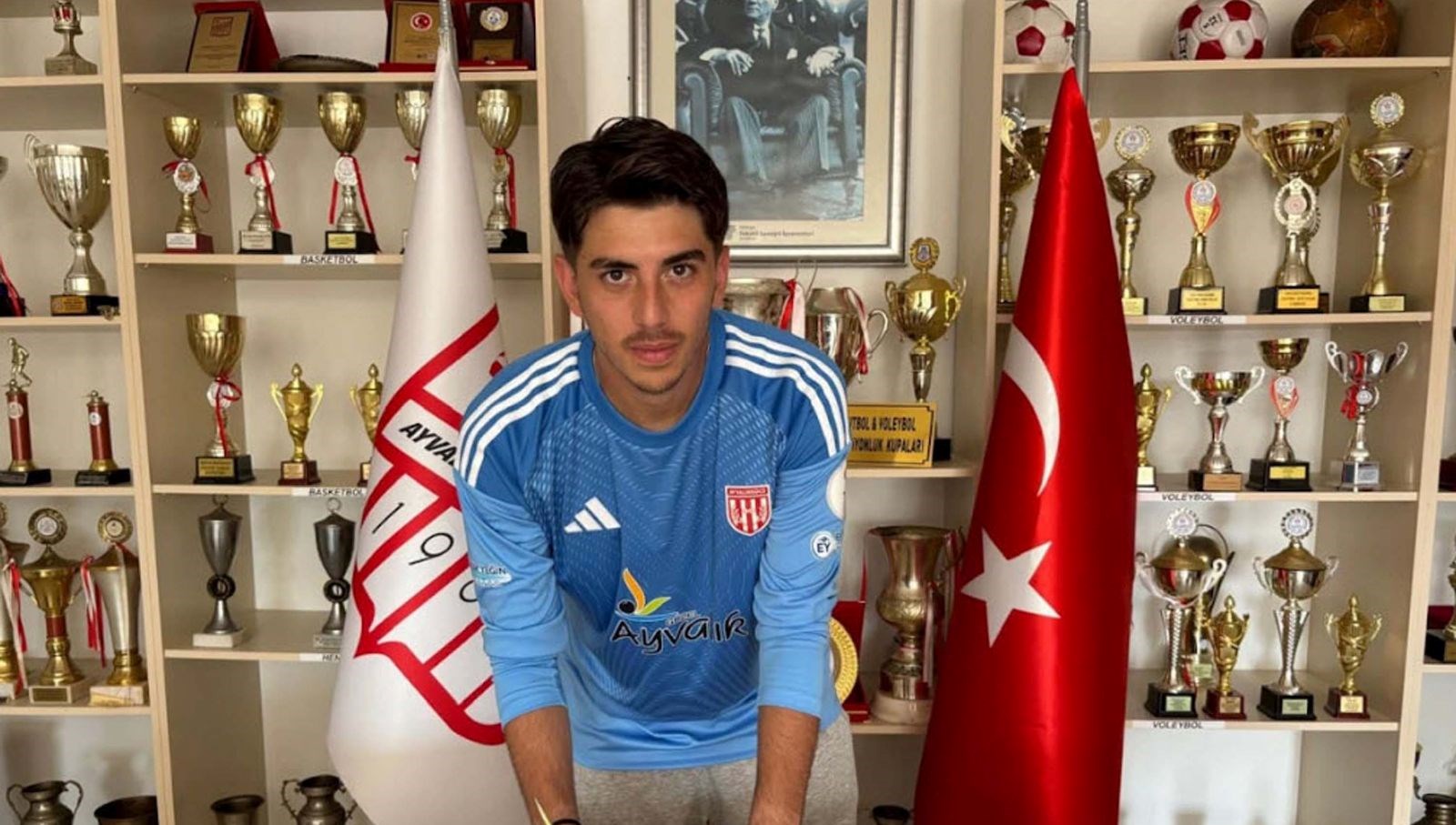 ayvalikgucune genc kaleci arBnUwQK