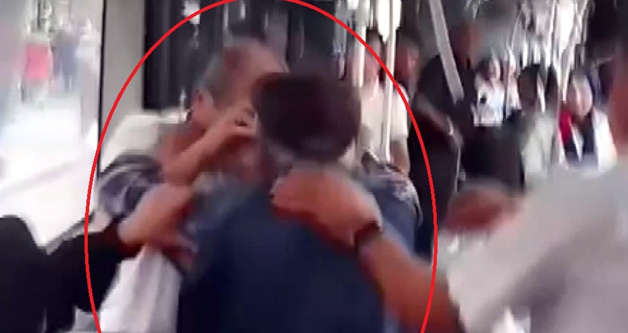 belediye otobusune once binme kavgasi o anlar kamerada OCcYmLsg