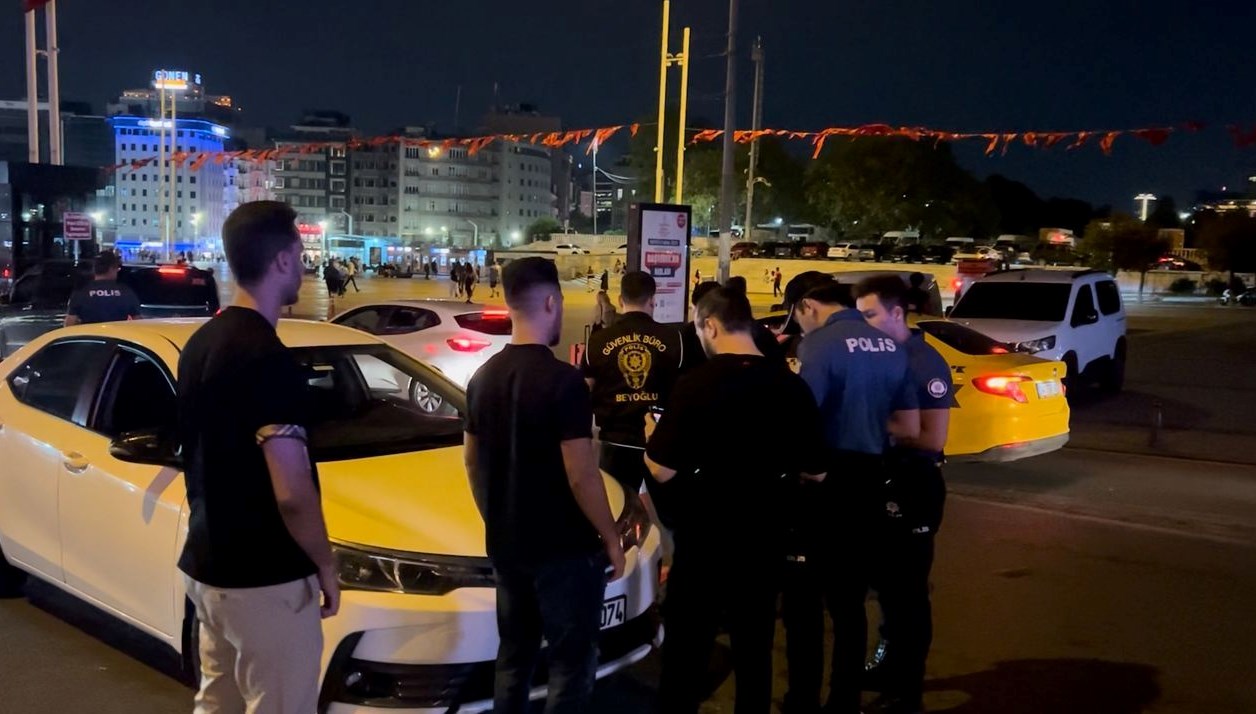 beyoglunda huzur istanbul denetimi helikopter de destek verdi vRG8liTy