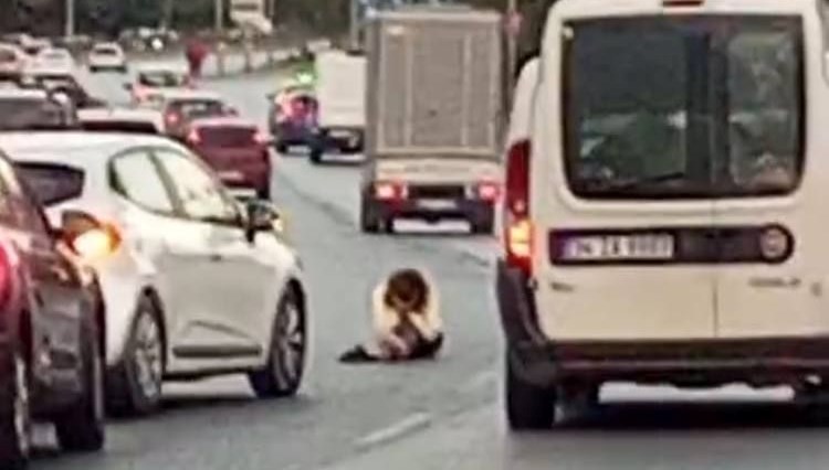 trafikte korku dolu anlar 7yxTwNMX