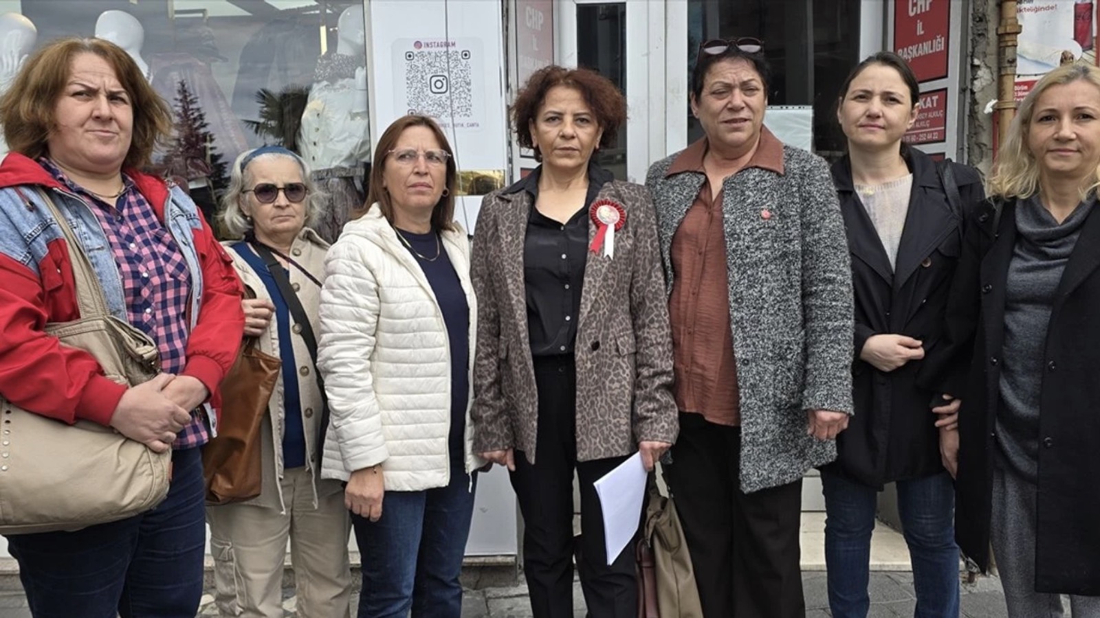 CHP Zonguldak Merkez İlçe Kadın Kolları Başkanı Sekme ve 9 yönetici istifa etti chp zonguldak merkez ilce kadin kollari baskani sekme ve 9 yonetici istifa etti GWm81JJL.jpg