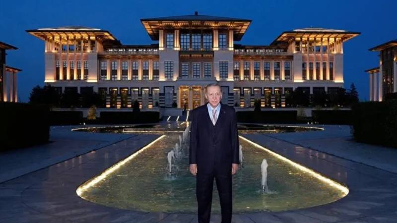 Erdoğan: Makamlar, koltuklar, ünvanlar gelip geçicidir ve birer imtihan vesilesidir erdogan makamlar koltuklar unvanlar gelip gecicidir ve birer imtihan vesilesidir yW24UjkW.jpg