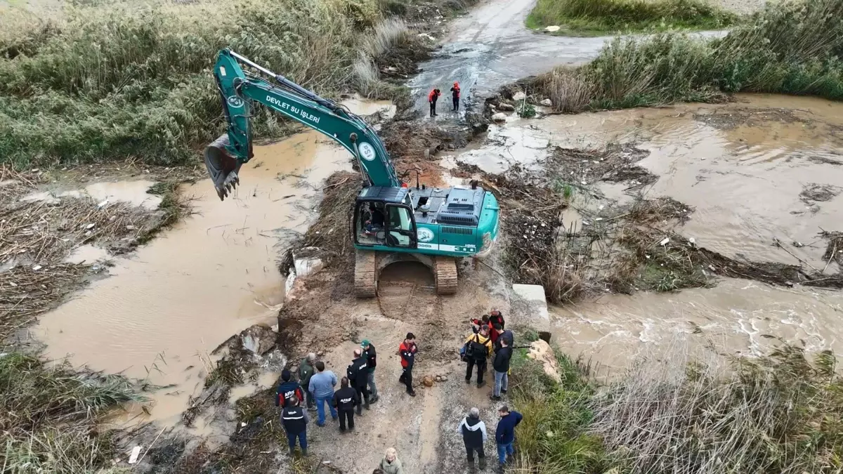 izmir focada sel felaketi 1 kisi hayatini kaybetti DUMUFUXG.jpg