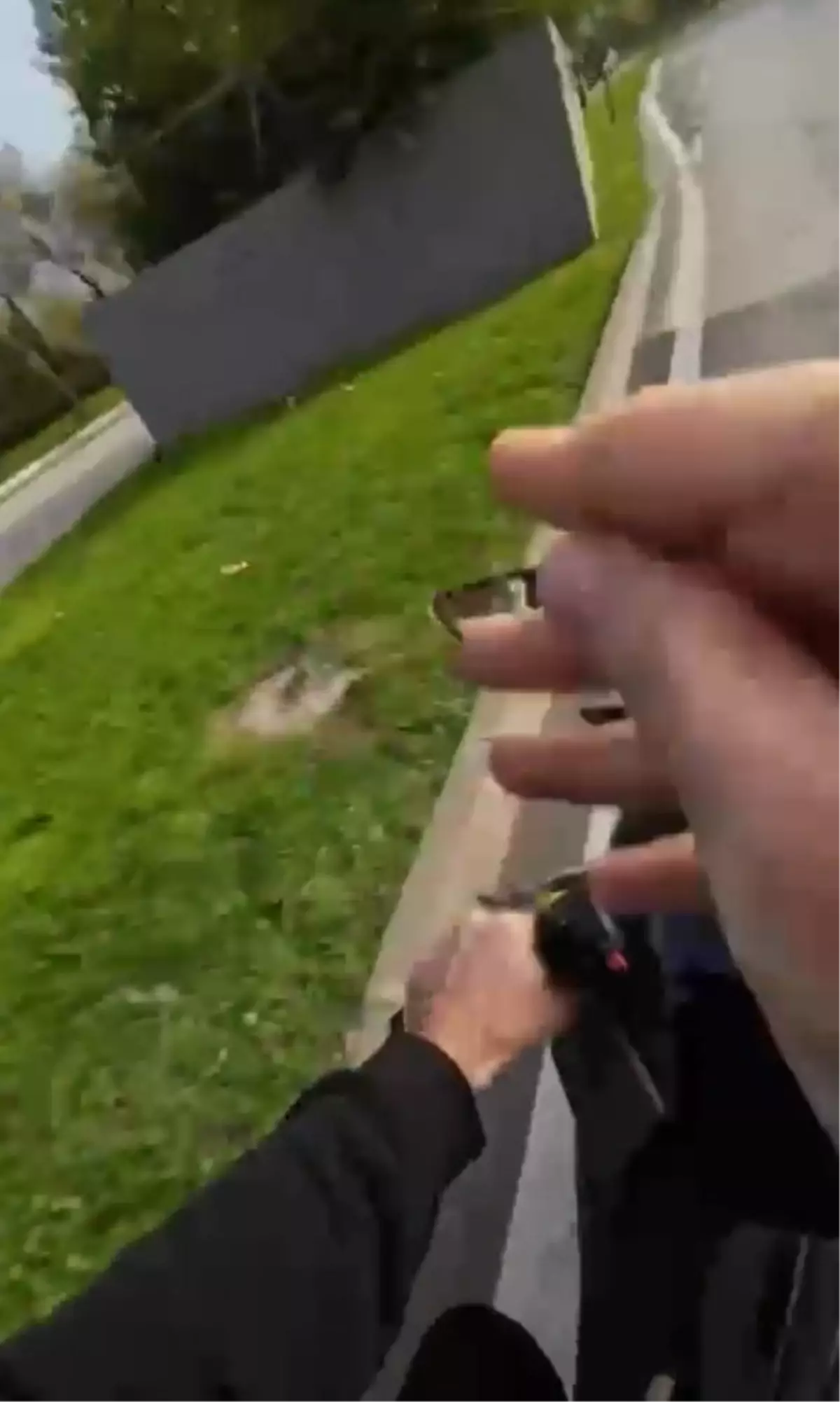 motosiklet surucusunden ayna kirma tepkisi 18GdEj1Z.jpg