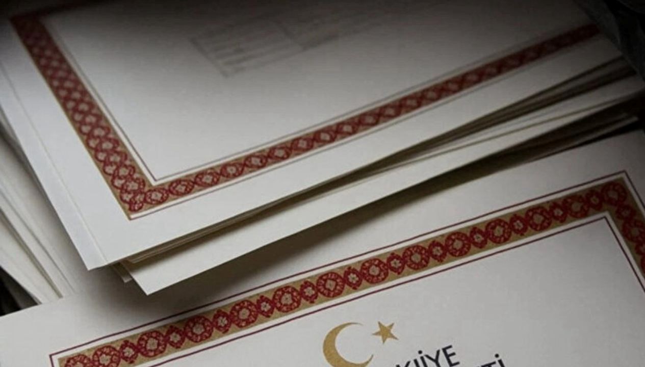 sahte e imza davasi tahliye edilen 5 sanik yeniden tutuklandi Mn8hqbq2.jpg