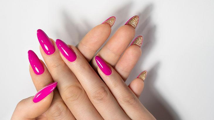 takma tirnak ve kalici oje tirnak yapisini bozuyor enfeksiyonlara zemin hazirlayabilir cKHurdtT.jpg