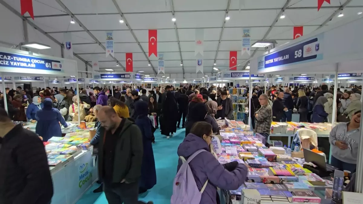 uskudar kitap fuarinda kitap okuma aliskanligina vurgu Qk27Oa7m