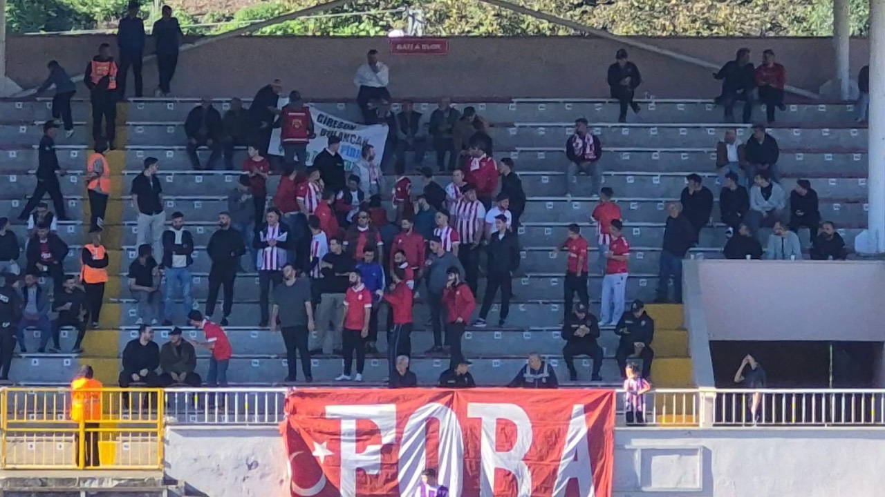 giresunda tribunlerde cevre protestosu igdir hos geldin alagoz defol iOp32k4C.jpg