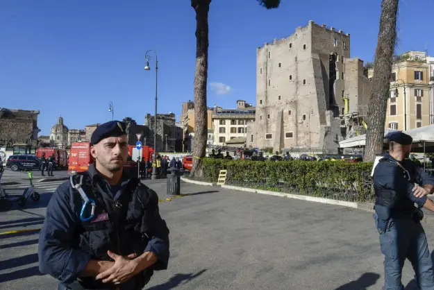 roma donemine ait kale tadilat sirasinda coktu bir isci hayatini kaybetti TL3fDU3U.jpg