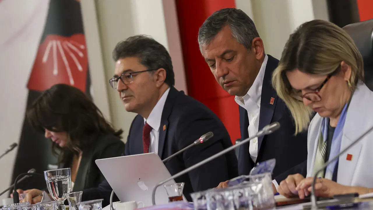 Özgür Özel: “Seçimler 2027’nin Ekim Ayında Gerçekleşecek”